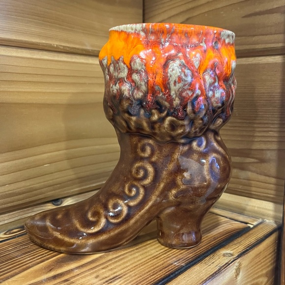 Weird vintage boot vase - Picture 2 of 4
